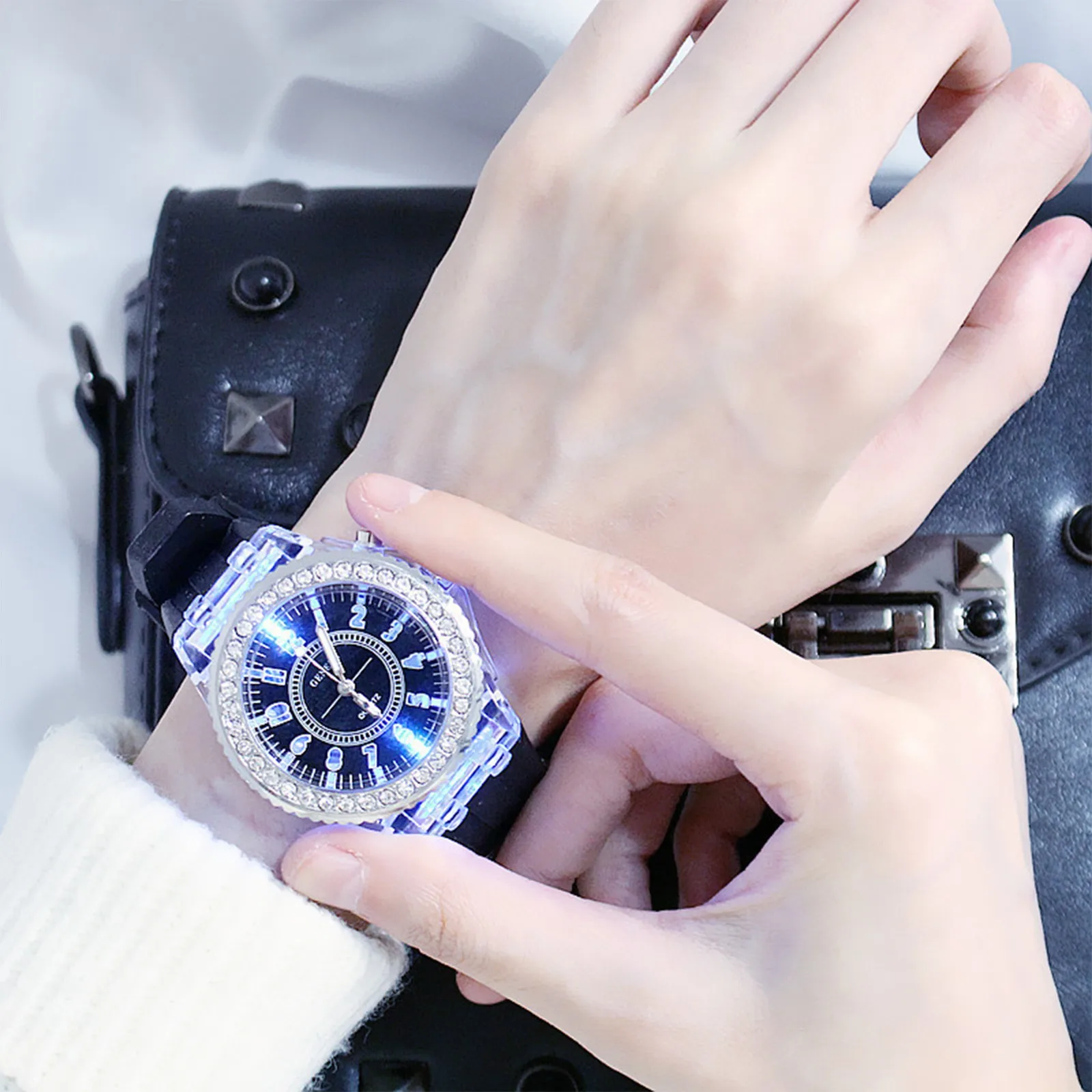 Led Flash Luminous Watch Perso – Smartwatch Trending Watches For Women Bewertung und Preis
